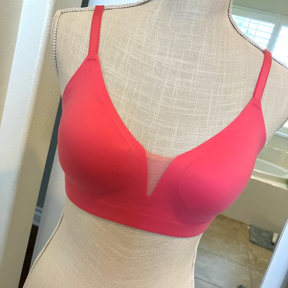 NWT Seamless soft pink mesh adjustable bralette, Soma size M - Picture 2 of 15
